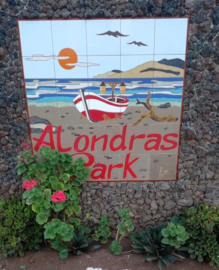 Alondras Park Mialsoma Apartment Arona  Exterior photo